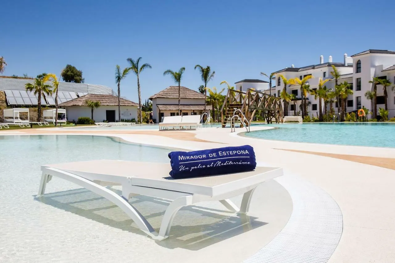 Estepona Holiday Hills 2*,